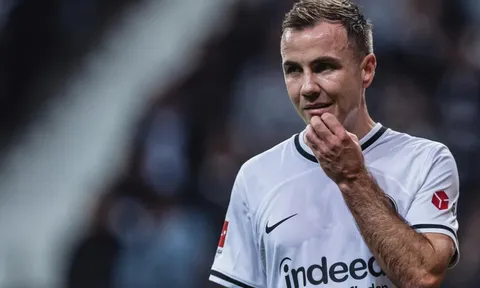 Hansi Flick giải đáp quyết định gây tranh cãi với Gotze