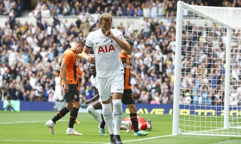 Harry Kane ghi 4 bàn, HLV Tottenham nói phũ Bayern Munich