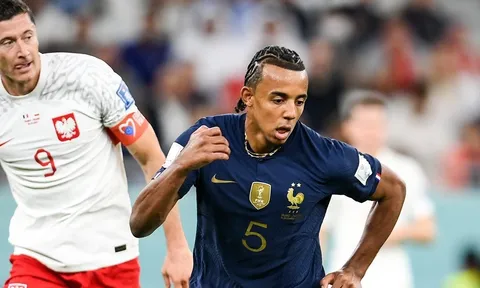 Hậu vệ tuyển Pháp vi phạm quy định FIFA