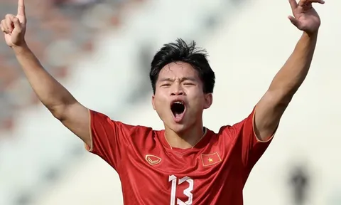 Hậu vệ U22 Việt Nam vừa lập cú đúp trước Myanmar là ai?