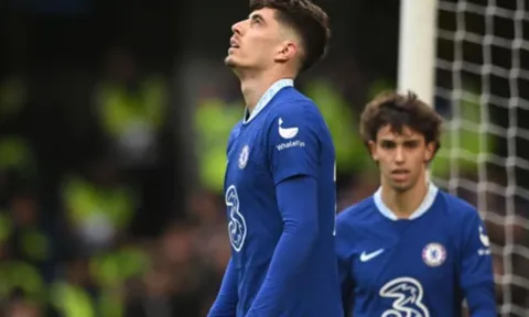 Sao Chelsea bị chê vô hại trước hàng thủ Leeds United