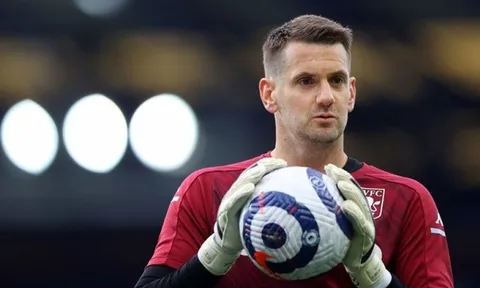 Man Utd thực hiện hai cú lật kèo liên tiếp