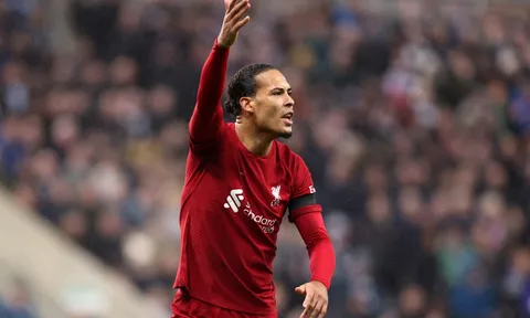 Henderson ra đi, hé lộ tân đội trưởng Liverpool