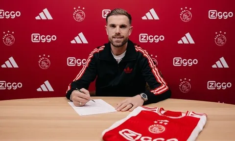 Chưa đá phút nào cho Ajax, Jordan Henderson đã bị chê tơi tả