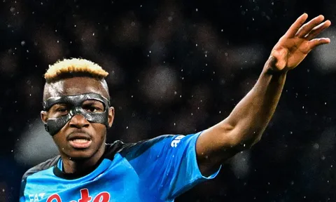 Henry kiến nghị PSG tranh mua tiền đạo với Man United