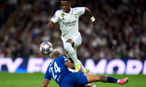 Henry lựa chọn giữa Vinicius và Martinelli