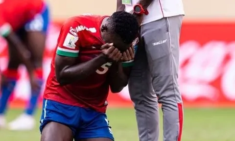 'Hiện tượng' U20 World Cup bật khóc sau khi bị loại