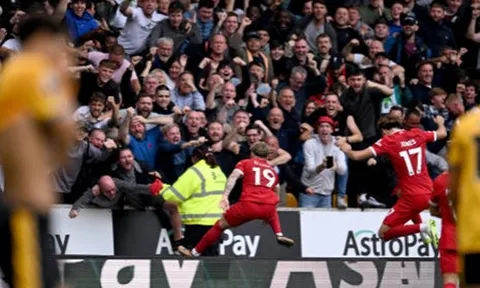Hiệp hai bùng nổ, Liverpool ngược dòng ấn tượng