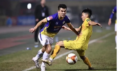 Báo Trung Quốc "ghen tị" vì HLV Troussier; Tiến Linh, Hoàng Đức lỡ hẹn SEA Games 32