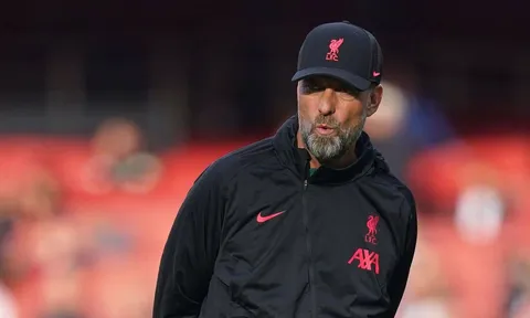 Chạm đáy khủng hoảng, lối thoát nào cho Liverpool?