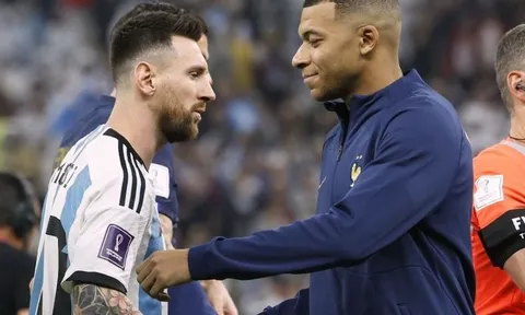 HLV Galtier: 'Mbappe đã chúc mừng Messi'