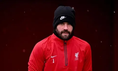 HLV Klopp xác nhận lý do Alisson Becker vắng mặt trước Brentford