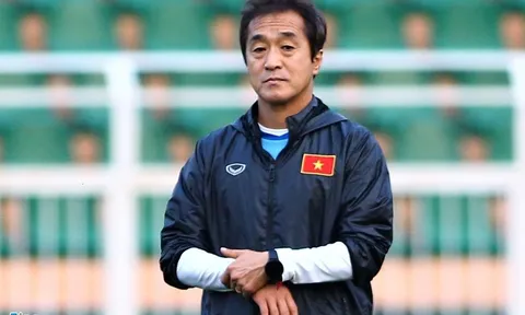HLV Lee được trao giải Vinh Danh Fair Play