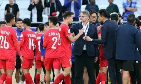 HLV Philippe Trousser khen ngợi một ngôi sao của ĐT Việt Nam
