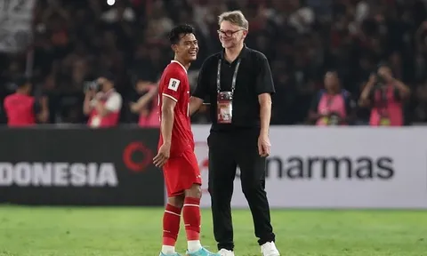 HLV Troussier đang làm gì với bóng đá Việt Nam?