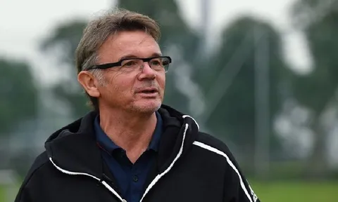 HLV Philippe Troussier giúp tuyển Việt Nam chơi tấn công