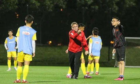 HLV Philippe Troussier lên dây cót tinh thần U23 Việt Nam đấu Iraq