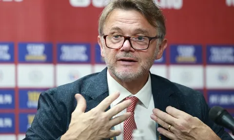 HLV Philippe Troussier nói thẳng lý do không dùng Hoàng Đức
