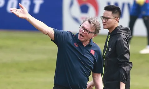 'HLV Philippe Troussier tinh quái, U22 Việt Nam vào chung kết SEA Games'