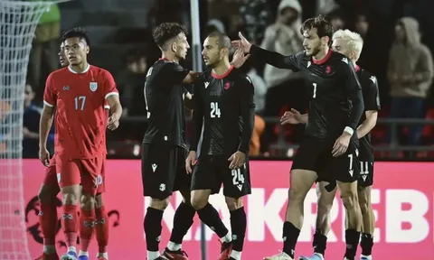 HLV Thái Lan khuyên bóng đá Đông Nam Á đừng vội mơ World Cup