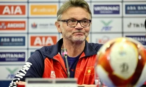 HLV Troussier: Những bàn thua với U22 Việt Nam thật ngớ ngẩn