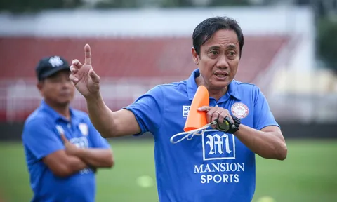 HLV V-League thừa nhận cầu thủ yếu thể lực