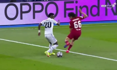 'Hố đen' Liverpool bị hành hạ không thương tiếc