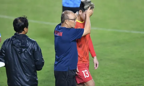 Hồ Tấn Tài gặp vấn đề về sức khỏe trong buổi tập của tuyển Việt Nam