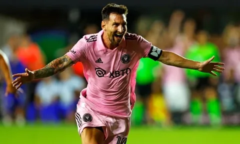Hóa người hùng, Messi nói gì?