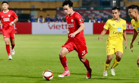 Hoàng Đức báo tin vui, HLV Philippe Troussier thở phào
