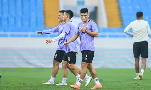 Hoàng Đức sa sút, HLV Hà Nội FC nói thẳng về cuộc đua QBV