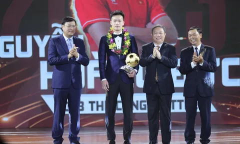 "Hoàng Đức và Tuấn Hải muốn sang nước ngoài là rất đáng khen"