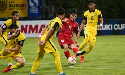 CĐV ĐNÁ mỉa mai sân Mỹ Đình; Việt Nam bị AFC phạt nặng