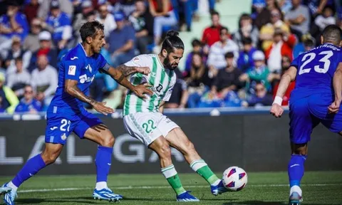 Hồi sinh rực rỡ, Isco làm lu mờ Greenwood