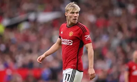 Hojlund khiến Man Utd quay lưng với Kane