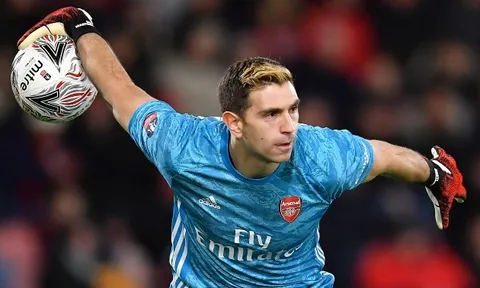 Ian Wright thất vọng vì Arsenal bán cầu thủ xuất sắc với giá 17 triệu bảng