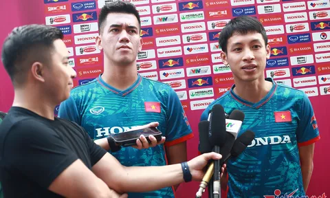 Hùng Dũng, Tiến Linh cùng nói về thầy mới Philippe Troussier