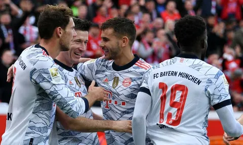 Hủy diệt đối thủ 5 bàn, Bayern Munich đạt cột mốc khủng