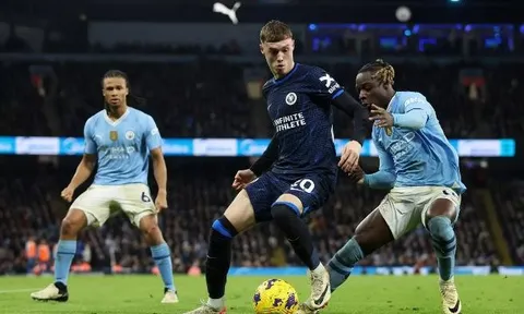 Huyền thoại Arsenal khao khát sở hữu ngôi sao Chelsea