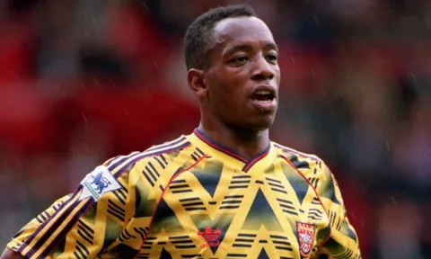 Huyền thoại Arsenal suýt nữa gia nhập Chelsea