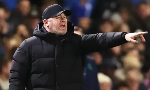 Huyền thoại Man United bị chỉ trích thậm tệ