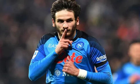 Huyền thoại Milan: 'Napoli mạnh hơn Man City lúc này'