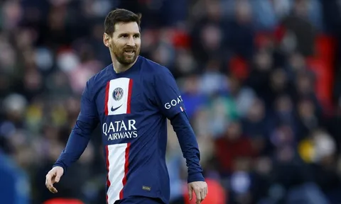 Huyền thoại PSG: 'Cứ có ngày nghỉ, Messi lại về Barcelona'