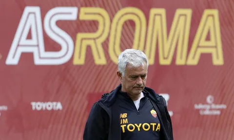 Huyền thoại Roma: “Mourinho không muốn ở lại CLB”