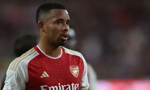 Arsenal "toát mồ hôi" vì Gabriel Jesus