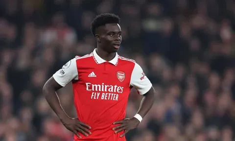 Ian Wright khuyên Arteta để Bukayo Saka dự bị