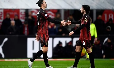 Ibra phá vỡ im lặng về bom tấn Premier League