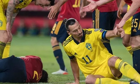Ibrahimovic: "Azpilicueta đã làm điều ngu ngốc"