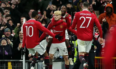 Chấm điểm Man Utd: 'Mưa điểm' 8; Công bằng cho Weghorst