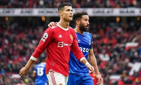 Townsend liên tục xin áo, Ronaldo nói rõ một câu